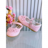 Sapatinho Rosa Veniz C/ Aplique de Florzinhas Batizado