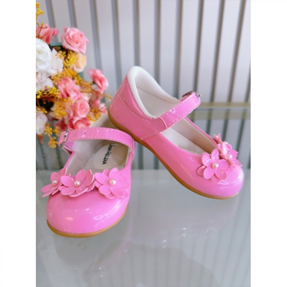 Sapatinho Rosa Chiclete Veniz C/ Aplique de Florzinhas Batizado
